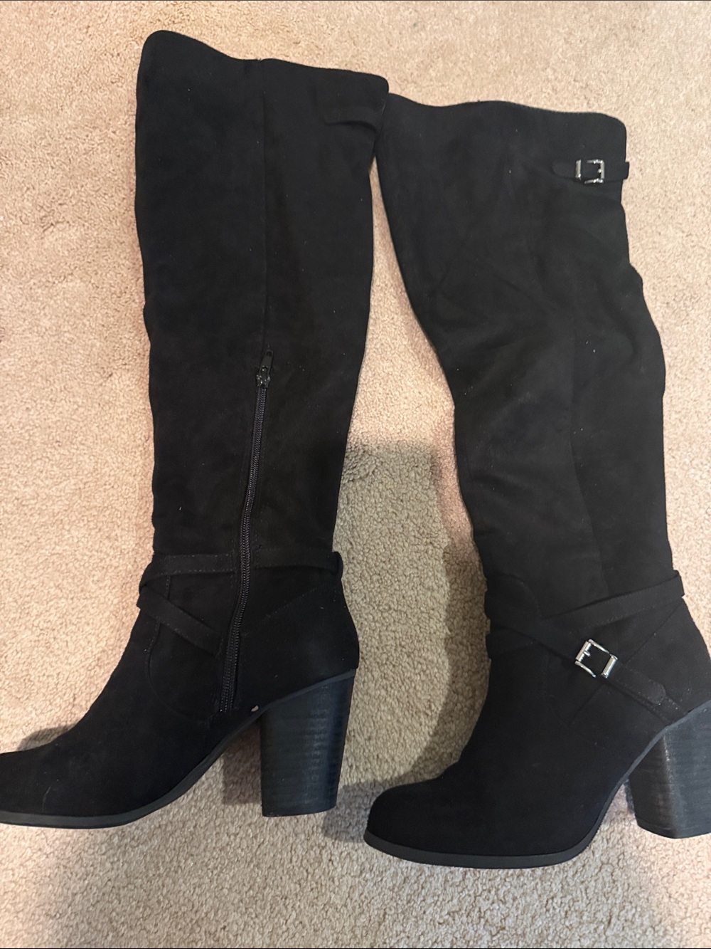 Women’s Black faux Suede Knee-High Heeled Boots